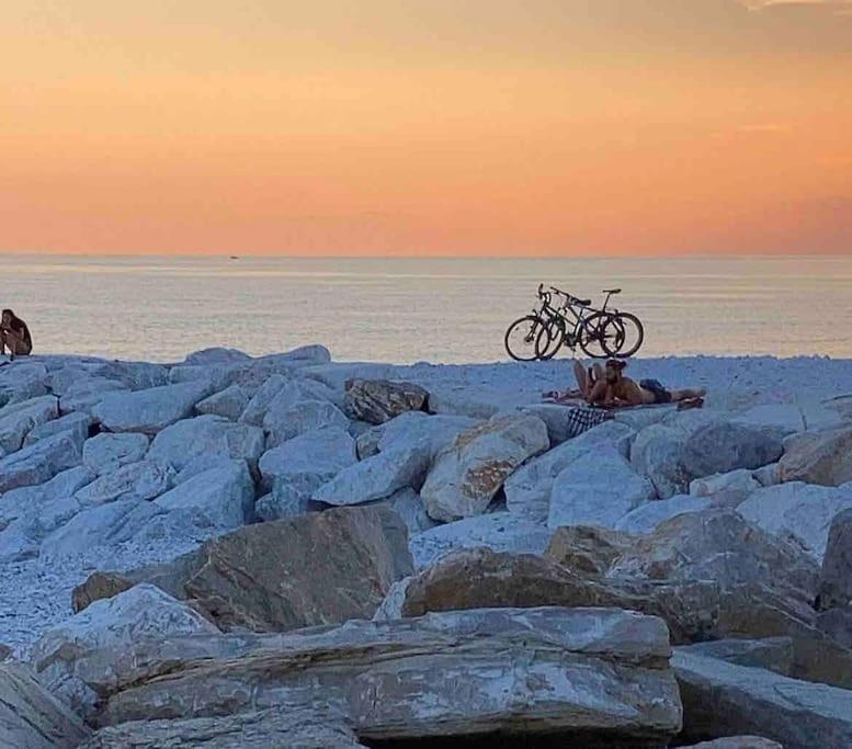Il Faro Beach House Marina Di Pisa Luaran gambar