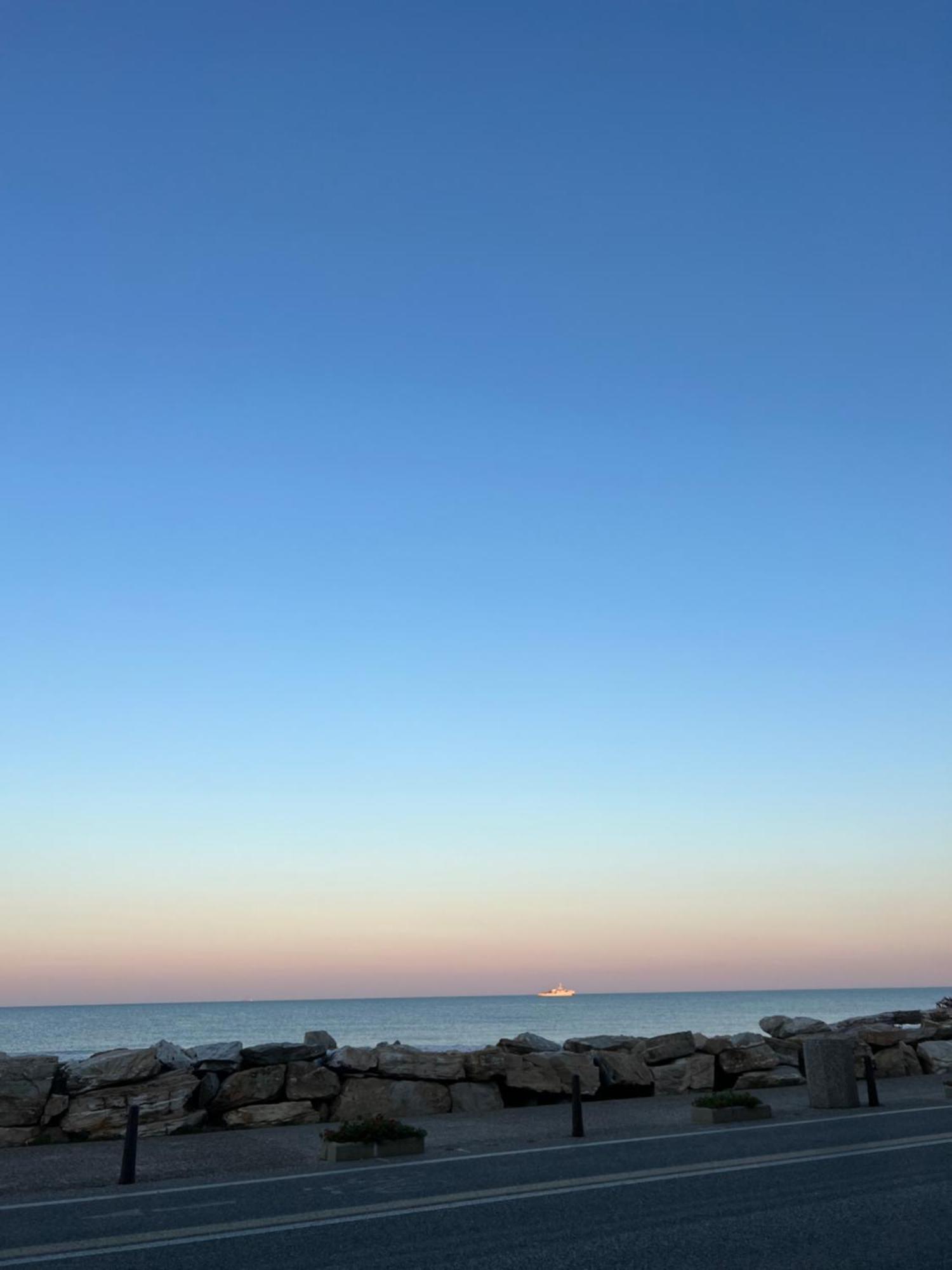 Il Faro Beach House Marina Di Pisa Luaran gambar